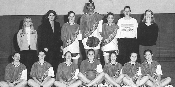 2000-01年度女子篮球队