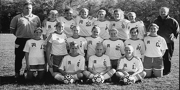 1999年女子大学足球队 